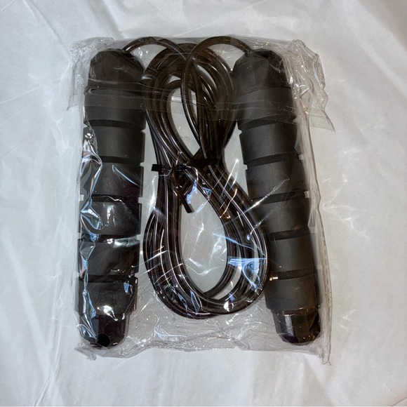 Black Grip Jump Rope - Smooth Training Cable - Picture 2 of 3